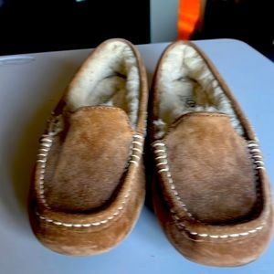Brand new UGG slippers, size 7 they do not fit. They run small